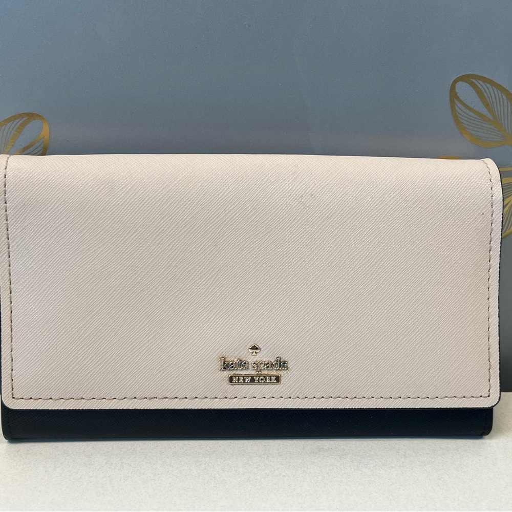 kate spade Cream and Black Women's wallet w/o strap